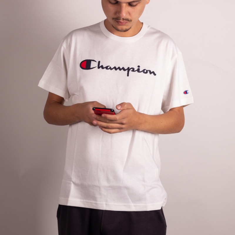 Camiseta Champion Script Patch Logo Branco